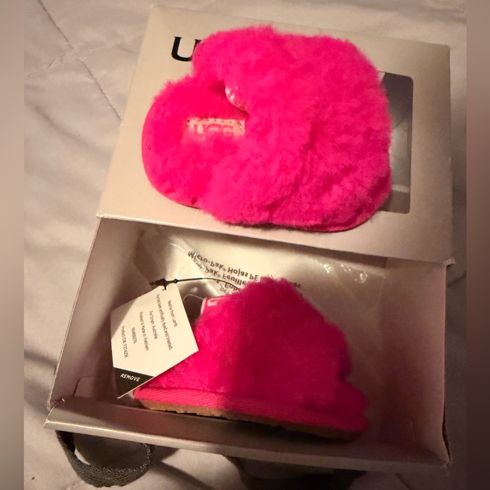 UGG Fluff Slides in Bright Pink - Infant size 0/1 NWT